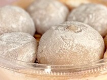 肉球？だんご？どっちニャの？【セブン】謎の猫スイーツ、食べてみたニャ