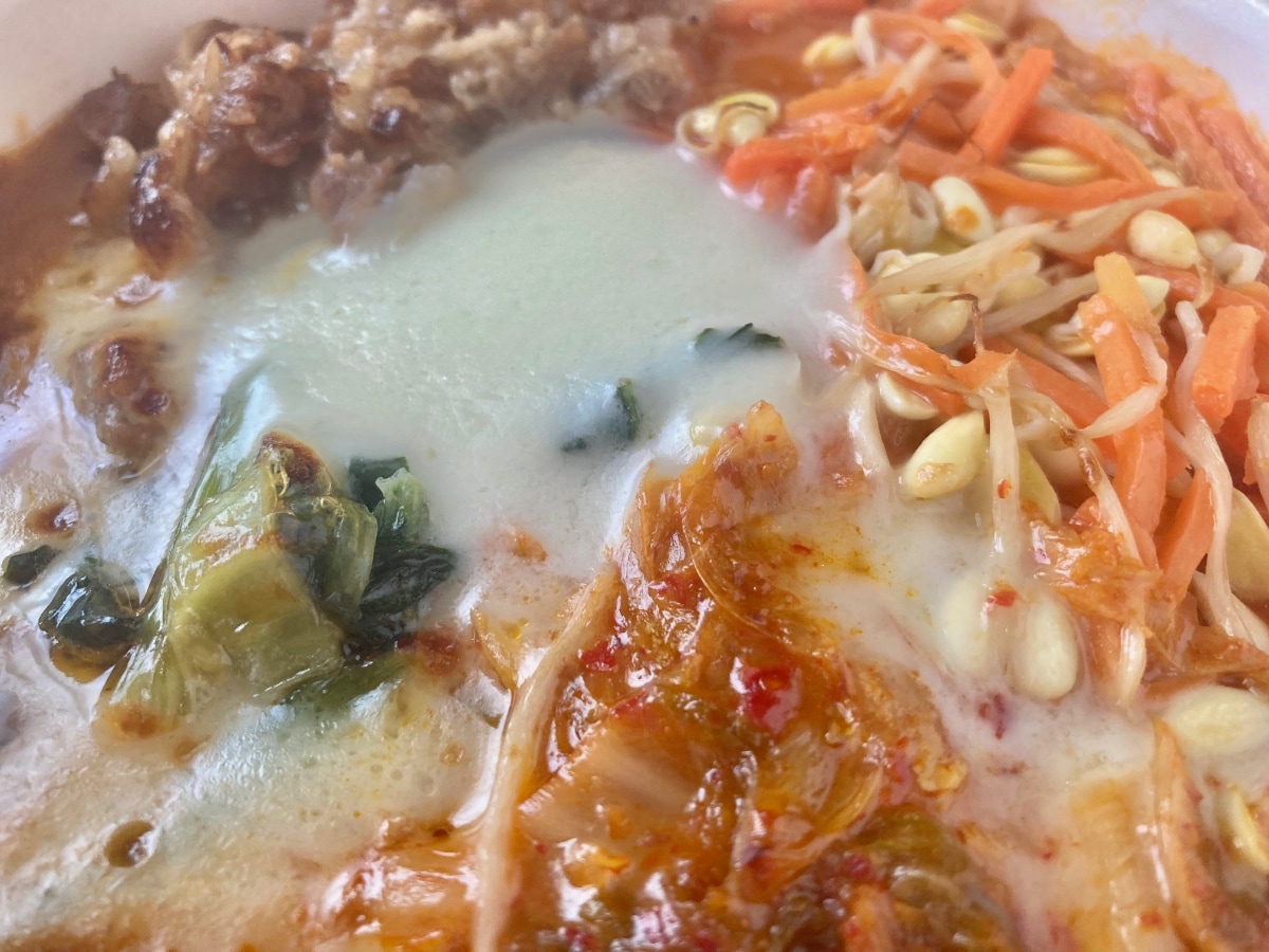 「最高」「2日連続で食べた」【セブン】あの人気料理がドリアになったぞ