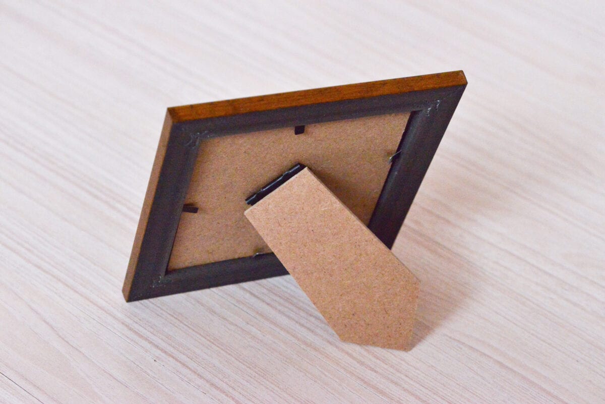 セリアのフォトフレームの種類を紹介!大きいものや壁掛けの売り場も解説