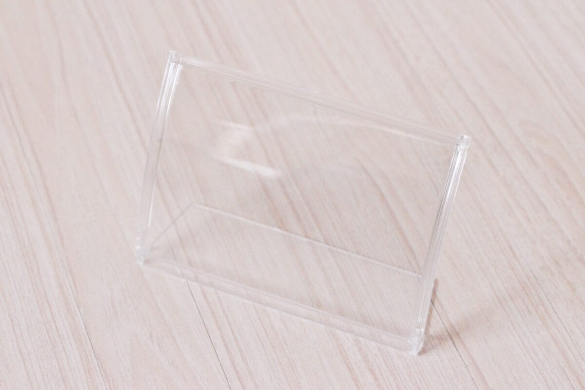 セリアのフォトフレームの種類を紹介!大きいものや壁掛けの売り場も解説