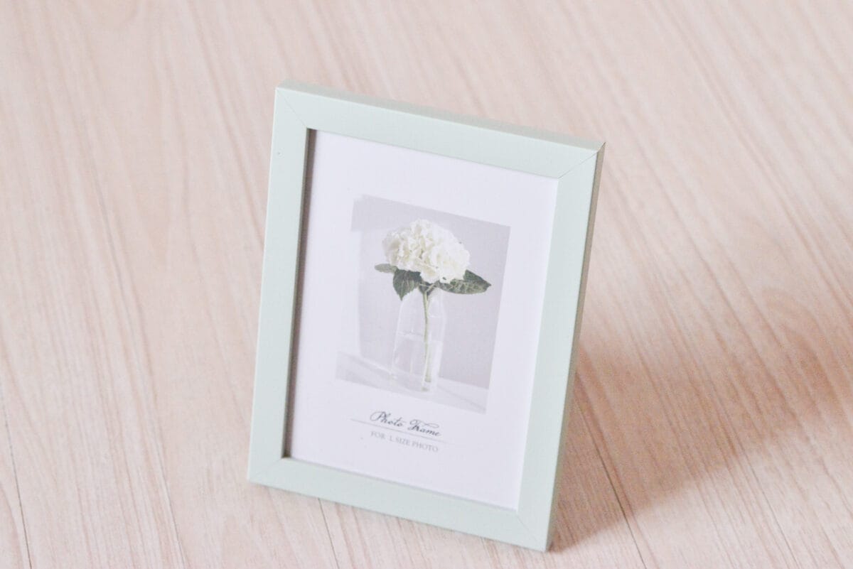 セリアのフォトフレームの種類を紹介!大きいものや壁掛けの売り場も解説