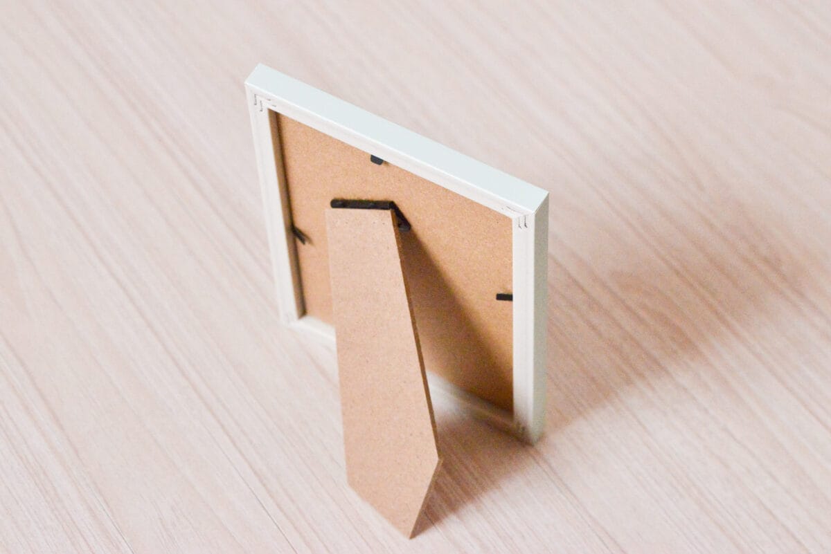 セリアのフォトフレームの種類を紹介!大きいものや壁掛けの売り場も解説