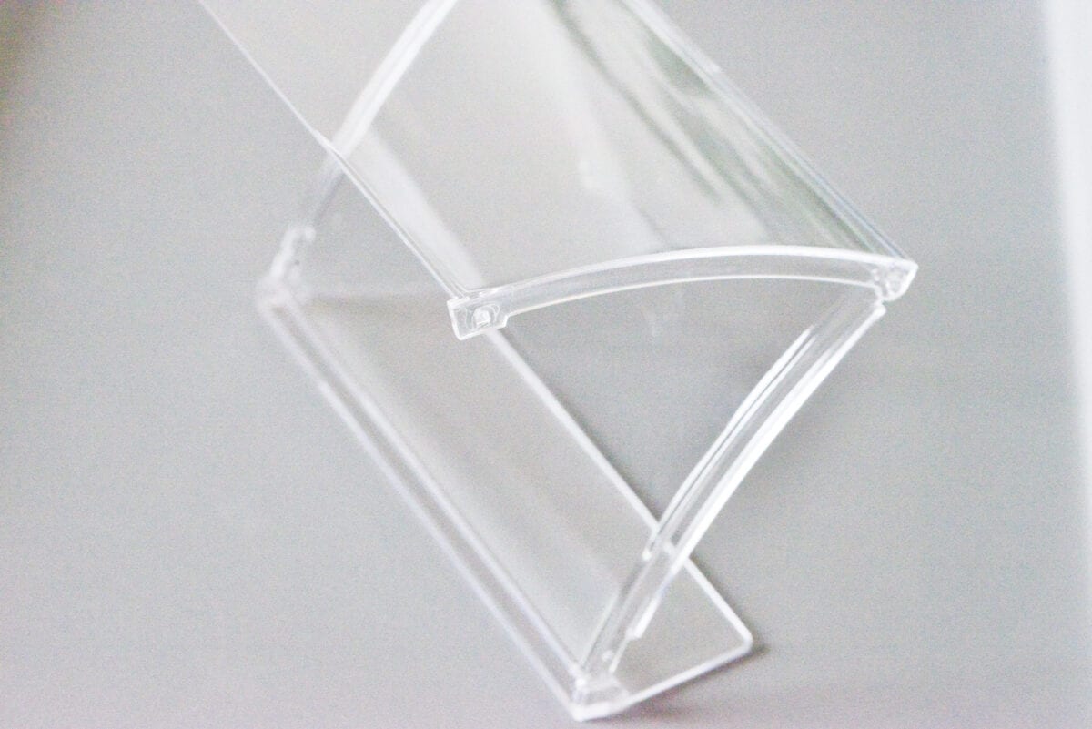 セリアのフォトフレームの種類を紹介!大きいものや壁掛けの売り場も解説