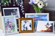 セリアのフォトフレームの種類を紹介！大きいものや壁掛けの売り場も解説