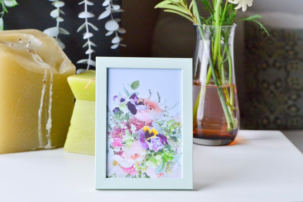 セリアのフォトフレームの種類を紹介!大きいものや壁掛けの売り場も解説