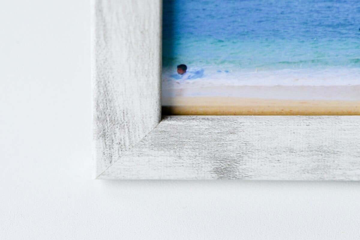 セリアのフォトフレームの種類を紹介!大きいものや壁掛けの売り場も解説