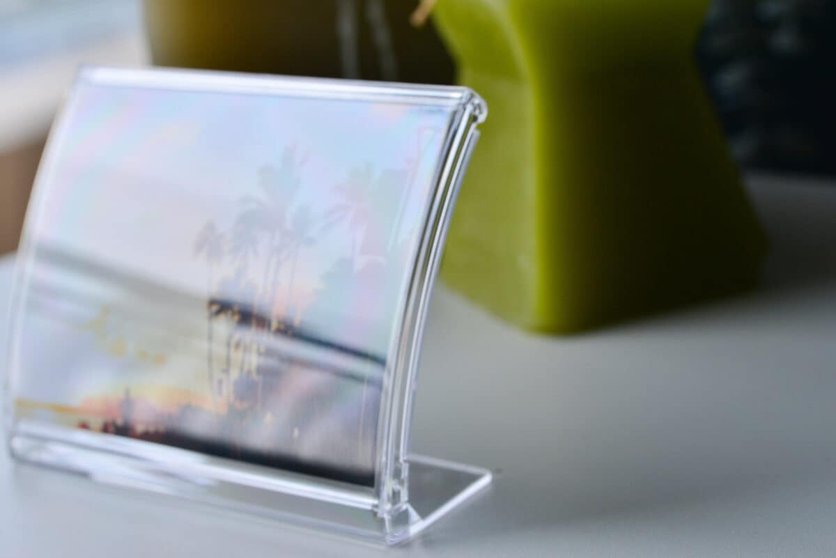 セリアのフォトフレームの種類を紹介!大きいものや壁掛けの売り場も解説