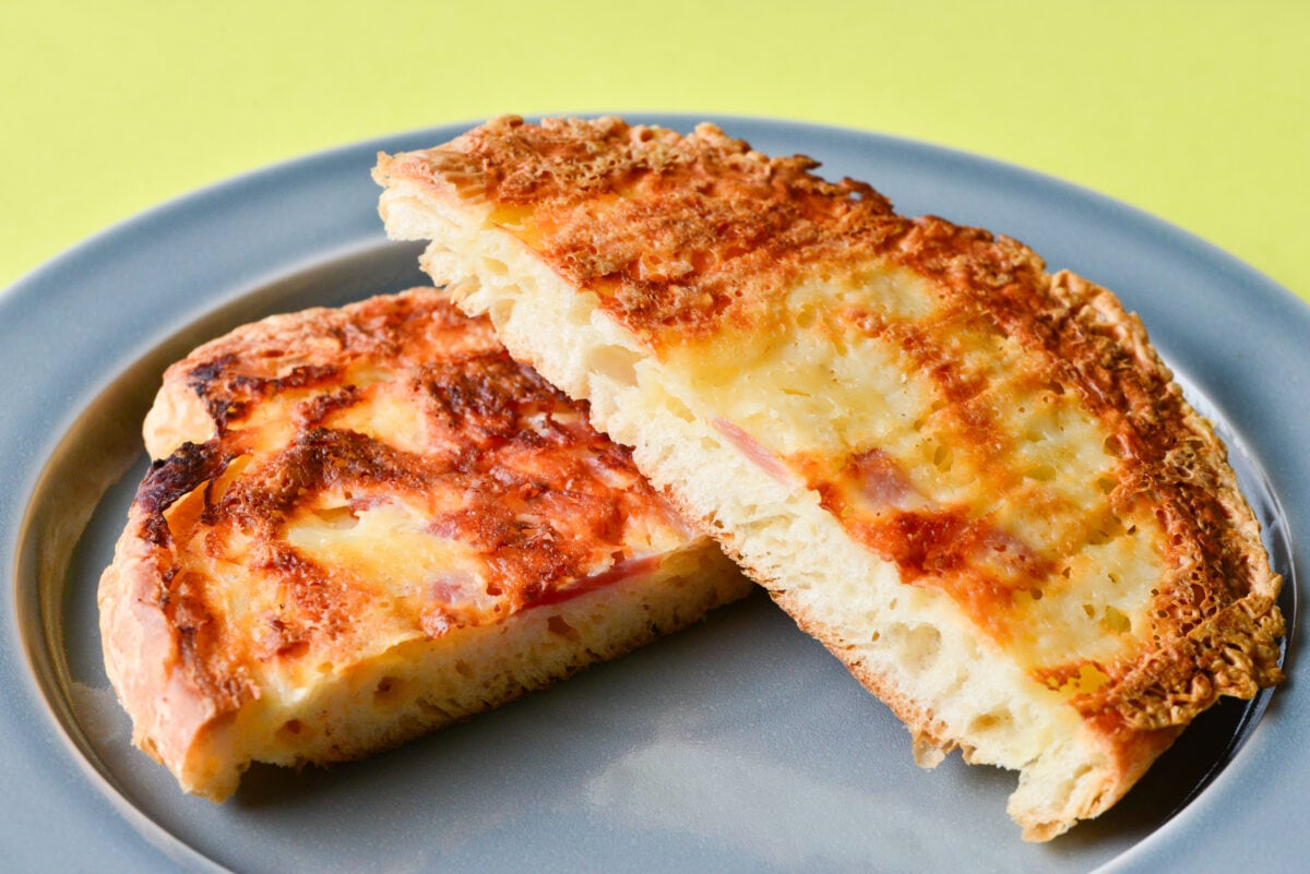 「悪魔的な旨さ詰まってる」【ローソン】新発売の薄っぺらいパンがすごい