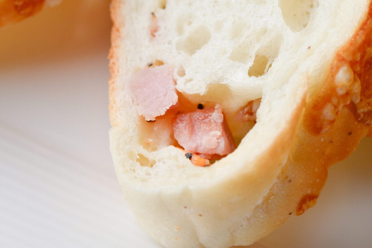 「一生売っててほしい」【セブン】ワインにもあう本格食卓パンが再登場