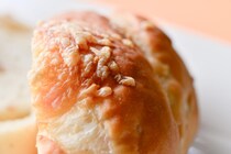 「一生売っててほしい」【セブン】ワインにもあう本格食卓パンが再登場