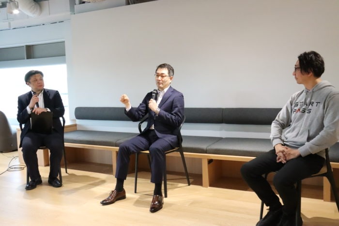 「アクシスコンサルティング」企業成長を担うCxO人材の不足と採用実態に関するラウンドテーブルを開催