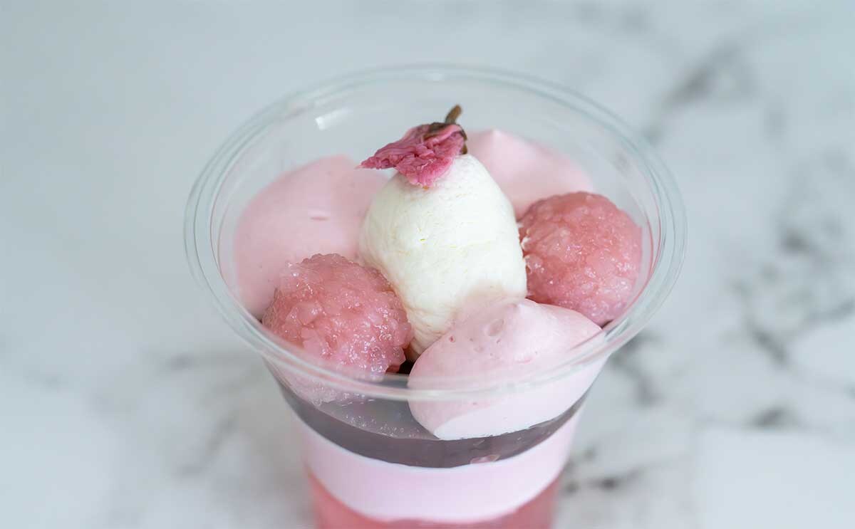 「待って、マジで美味い」【セブン】新発売パフェに絶賛の声