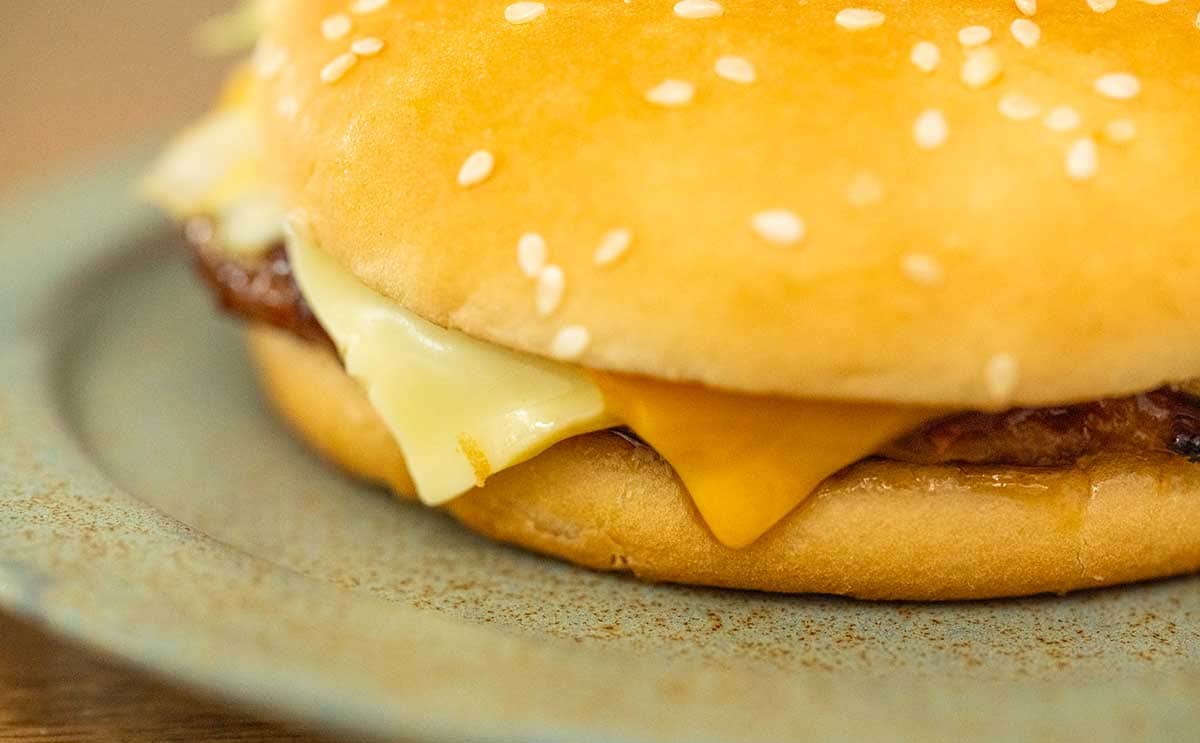 「満足感すごい」【マクドナルド】てりたまの影に隠れた激うまバーガーとは?