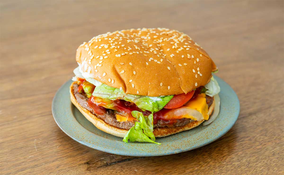「みんな食べるべき」【バーガーキング】新商品がピリ辛で本当にウマすぎる