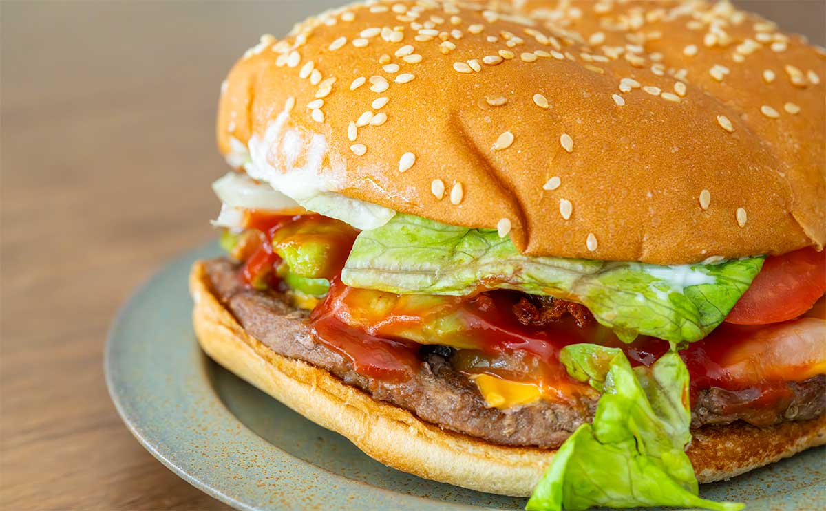 「みんな食べるべき」【バーガーキング】新商品がピリ辛で本当にウマすぎる