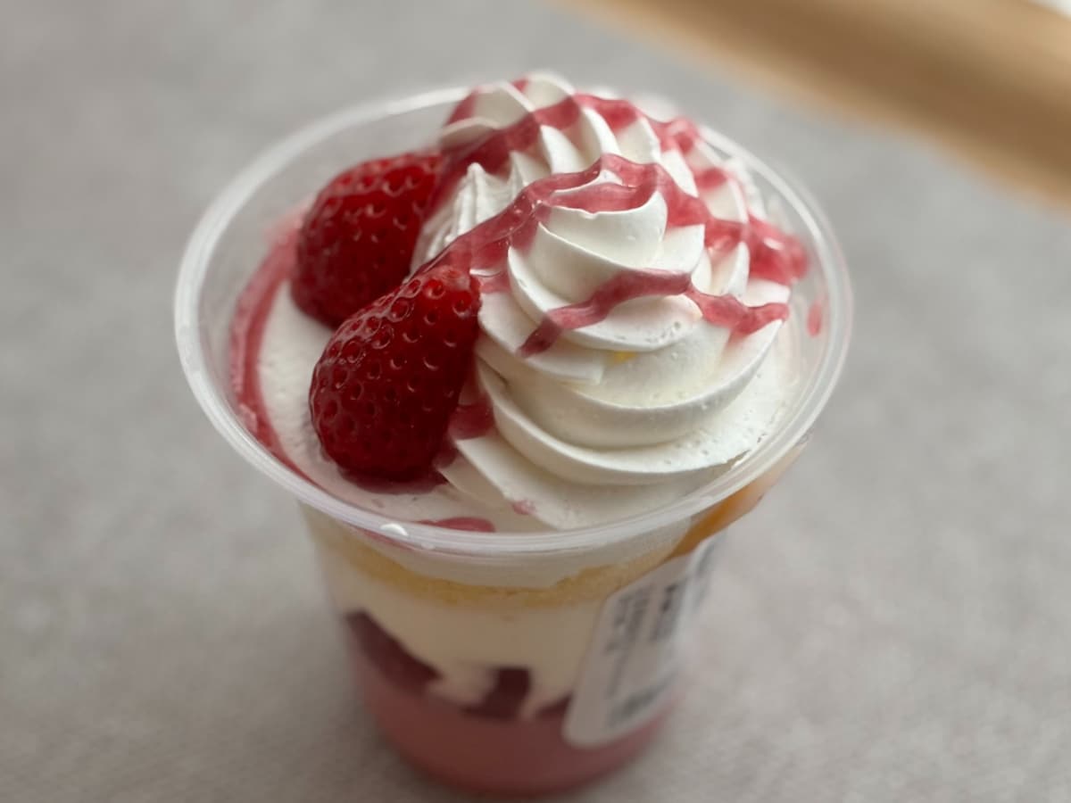 いちご好き大歓喜の贅沢スイーツが【ファミマ】に登場♡気になるお味は?