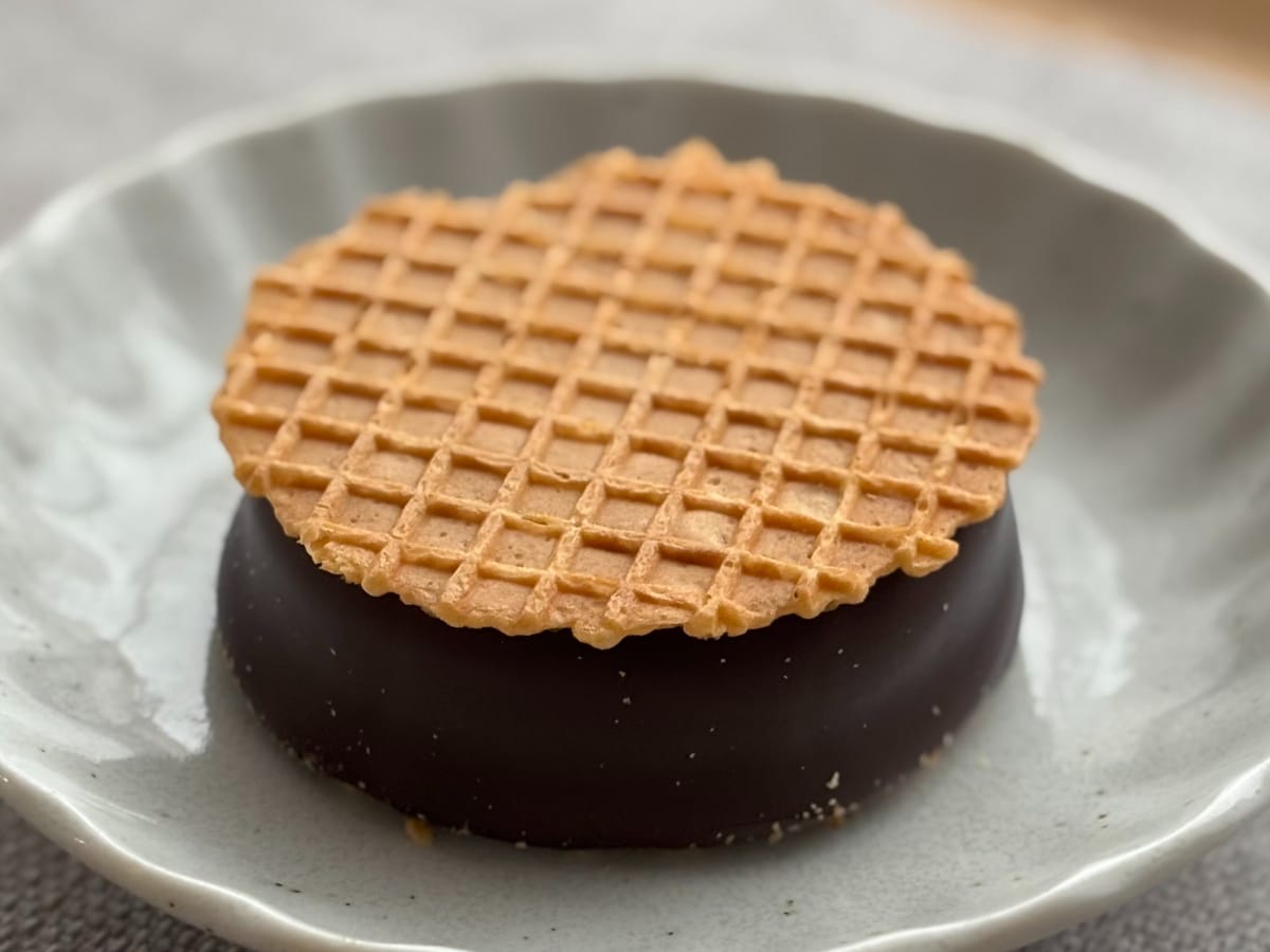 「渋いけど華やか」「大優勝」【ヨーロピアンワッフルサンド】新作が好評