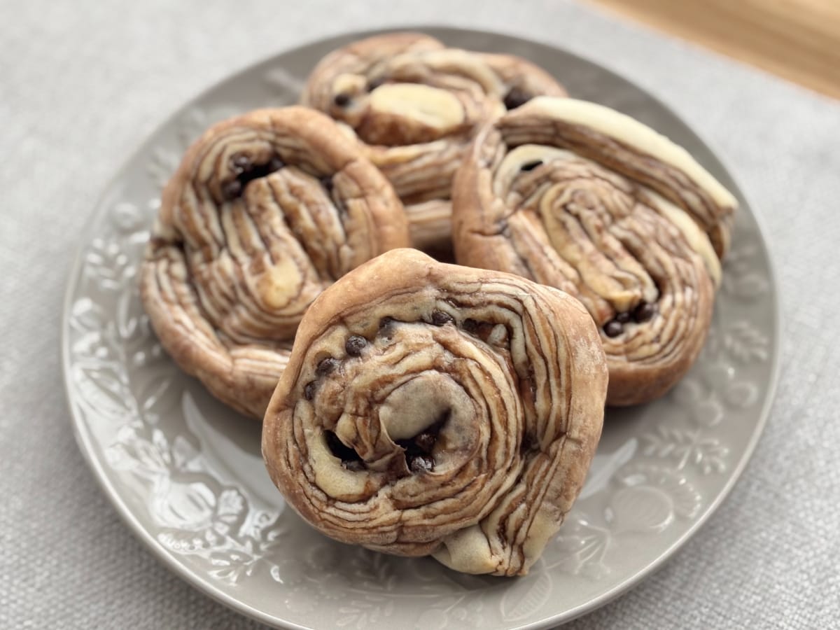 ウマいのに4個で160円以下!【セブン】の新作チョコパンがコスパ良好