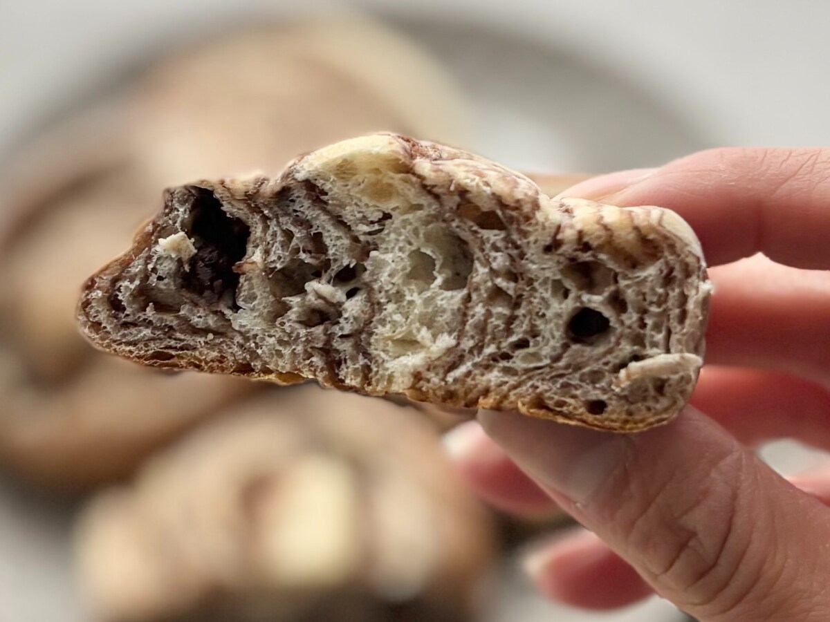 ウマいのに4個で160円以下！【セブン】の新作チョコパンがコスパ良好