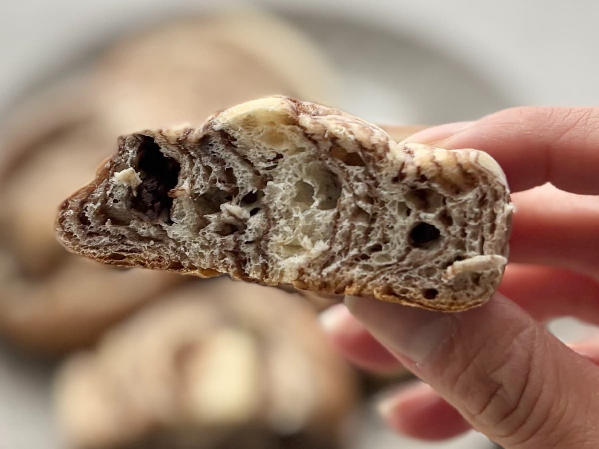 ウマいのに4個で160円以下!【セブン】の新作チョコパンがコスパ良好