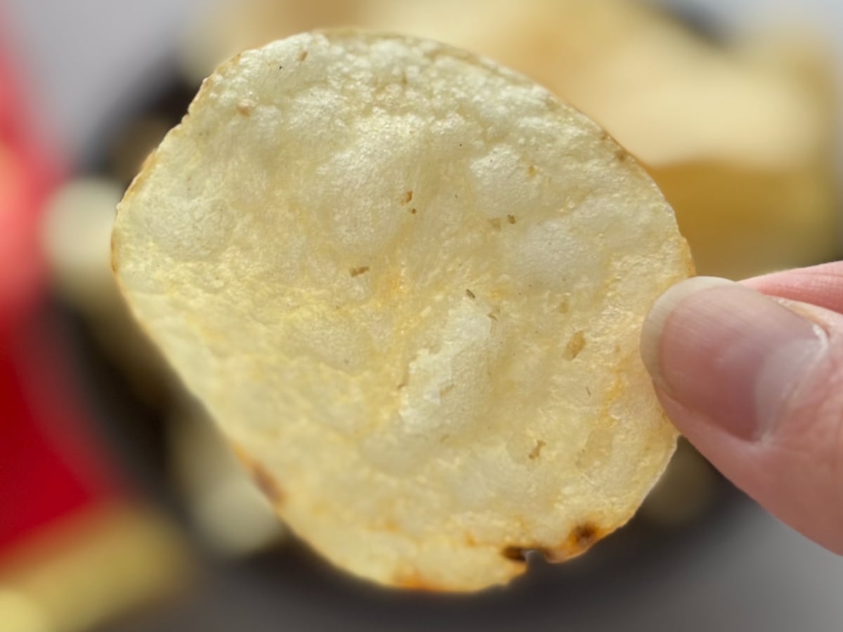 「作った人天才!」【湖池屋】の塩味ポテチが“ぞっこん”になるウマさ