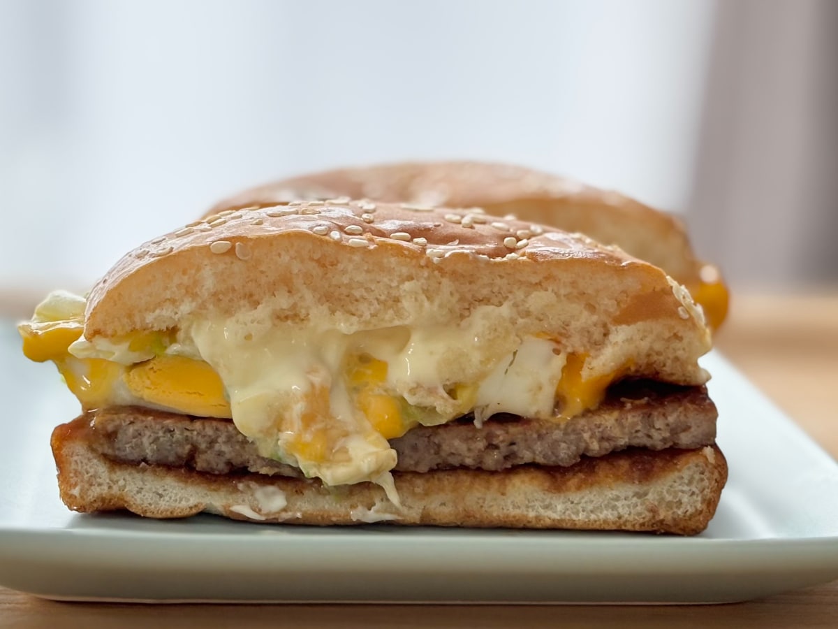 「美味すぎて震えた」【マクドナルド】の春の定番バーガーが今年も人気