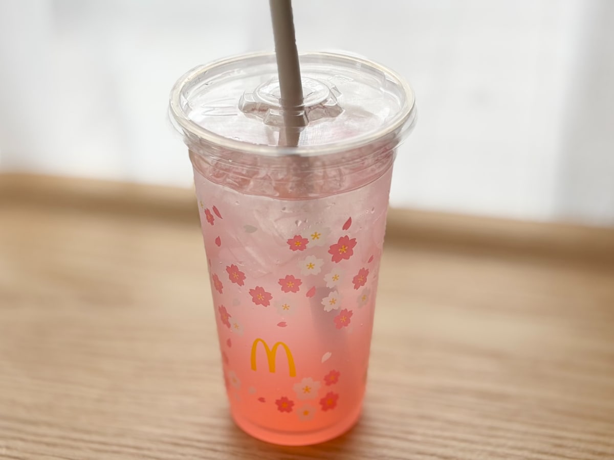 意外な組み合わせで「不思議な味」？【マクドナルド】春の新作フィズ