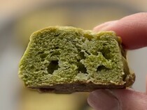 「魔性の食い物」「ハマりそう」【ファミマ】の人気おやつに新作登場