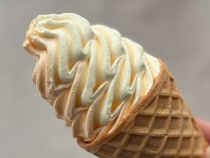 春だけど夏を先取り！？【セブン】のワッフルコーン新作がぜいたく♡