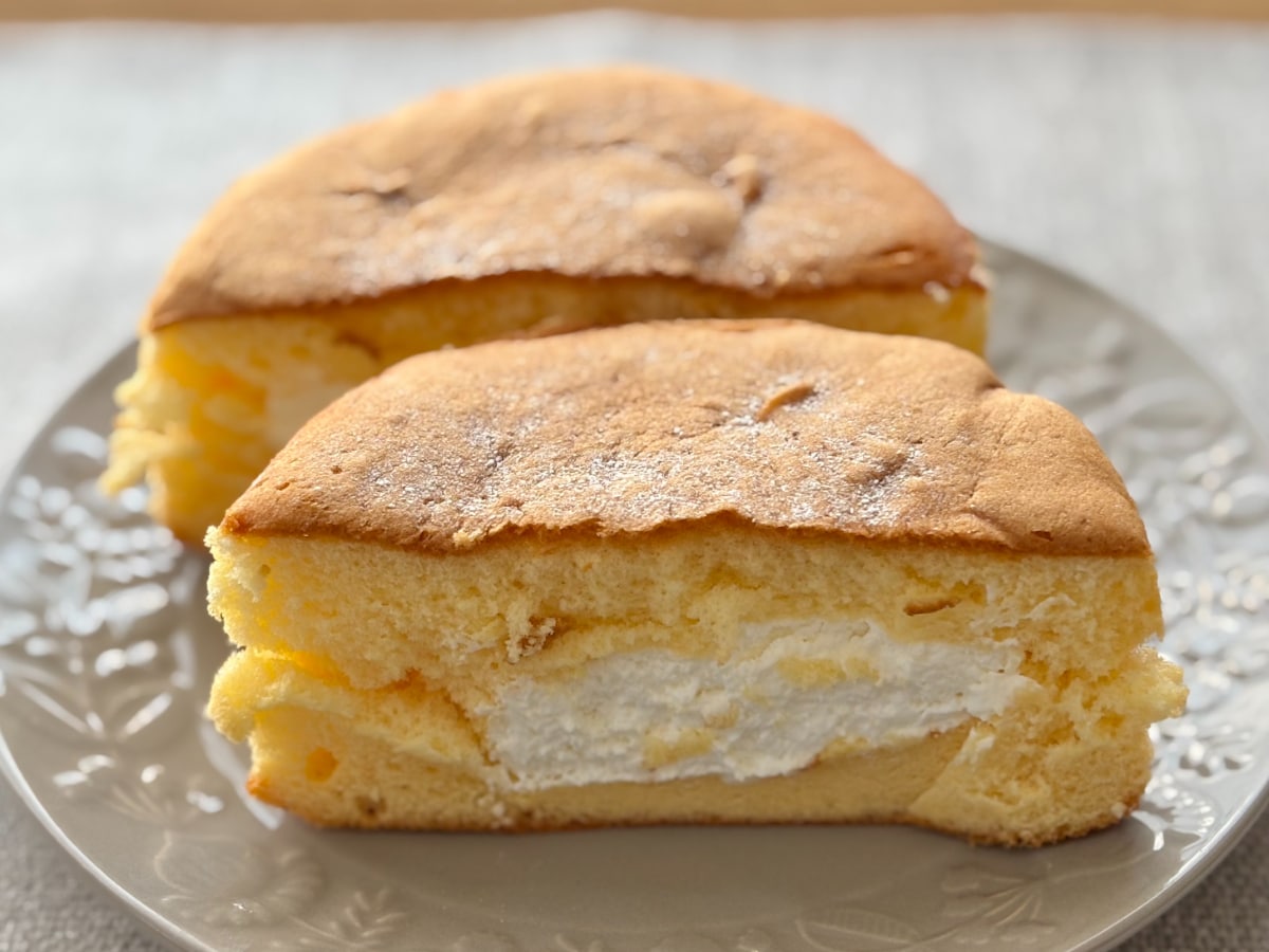 デカいけど「飽きない」「最高」【ファミマ】話題のケーキを食べてみた!