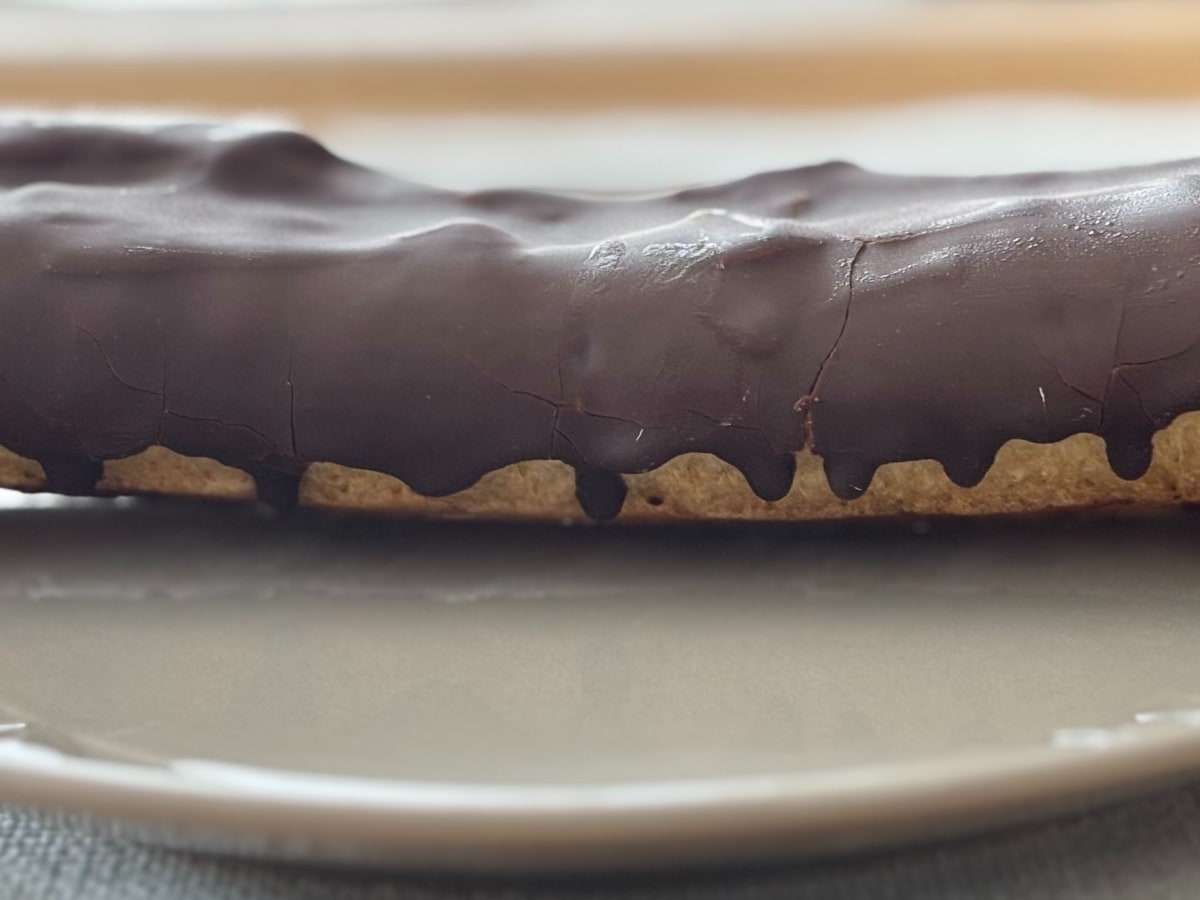 「長いけど意外と食べやすい」ってホント?話題の【ファミマ】商品を実食