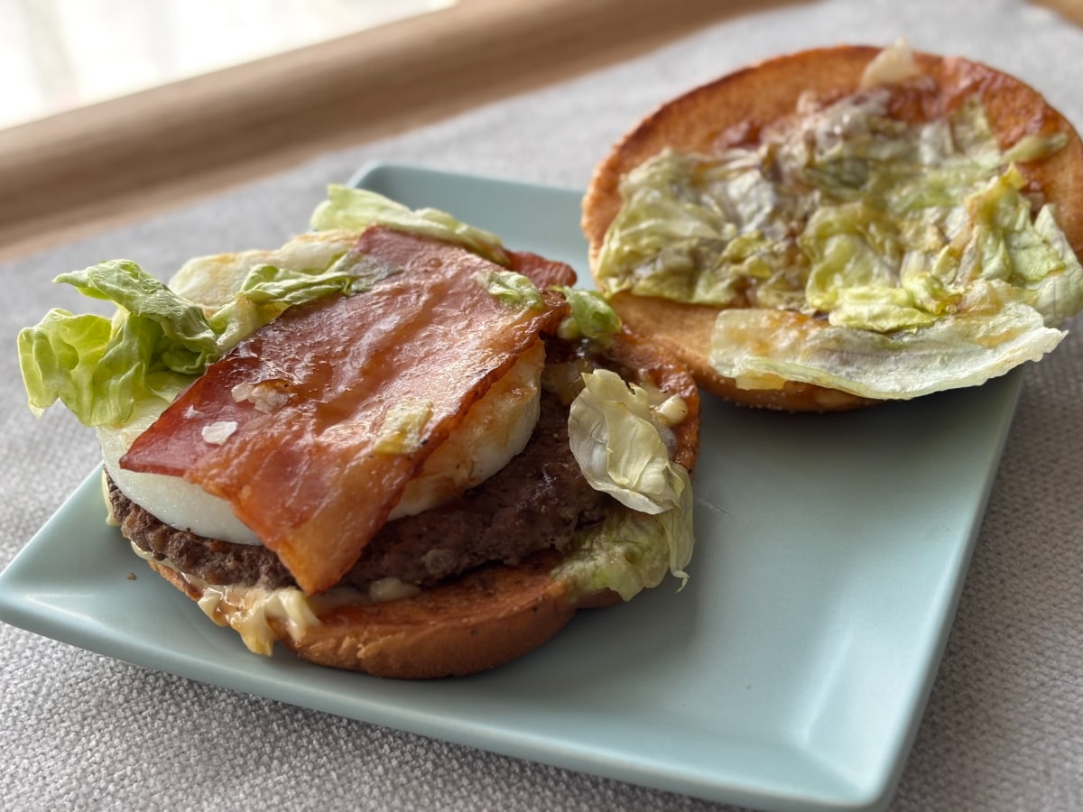 「最高」「トマトの方が好き」【マクドナルド】賛否分かれる新作を実食