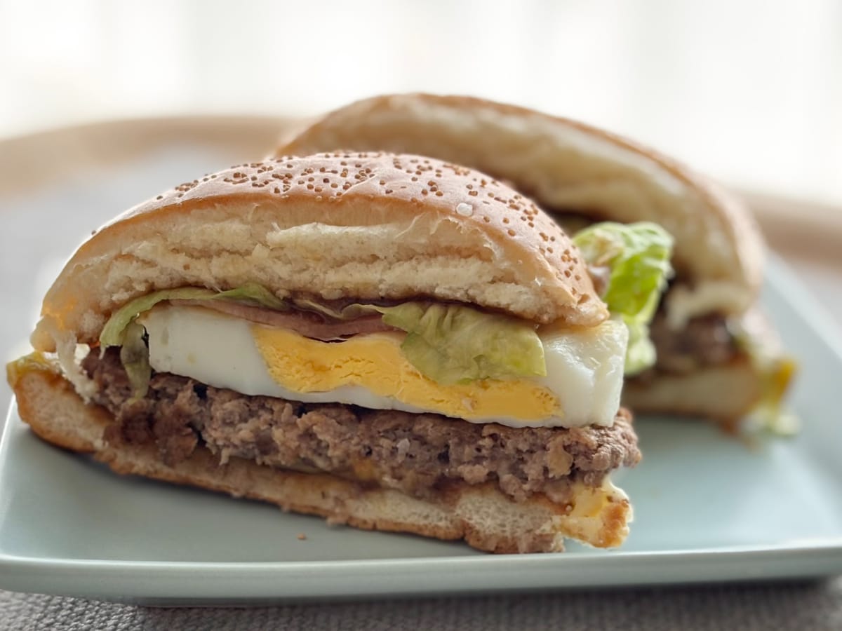 「最高」「トマトの方が好き」【マクドナルド】賛否分かれる新作を実食