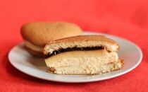 「夢の食べ物」「また買おう」不思議食感の【ローソン】スイーツを食べてみた