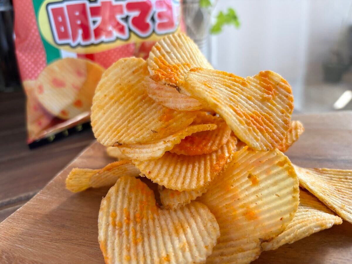 「けしからん」「目があった瞬間買う」【カルビー】限定チップスが背徳すぎ
