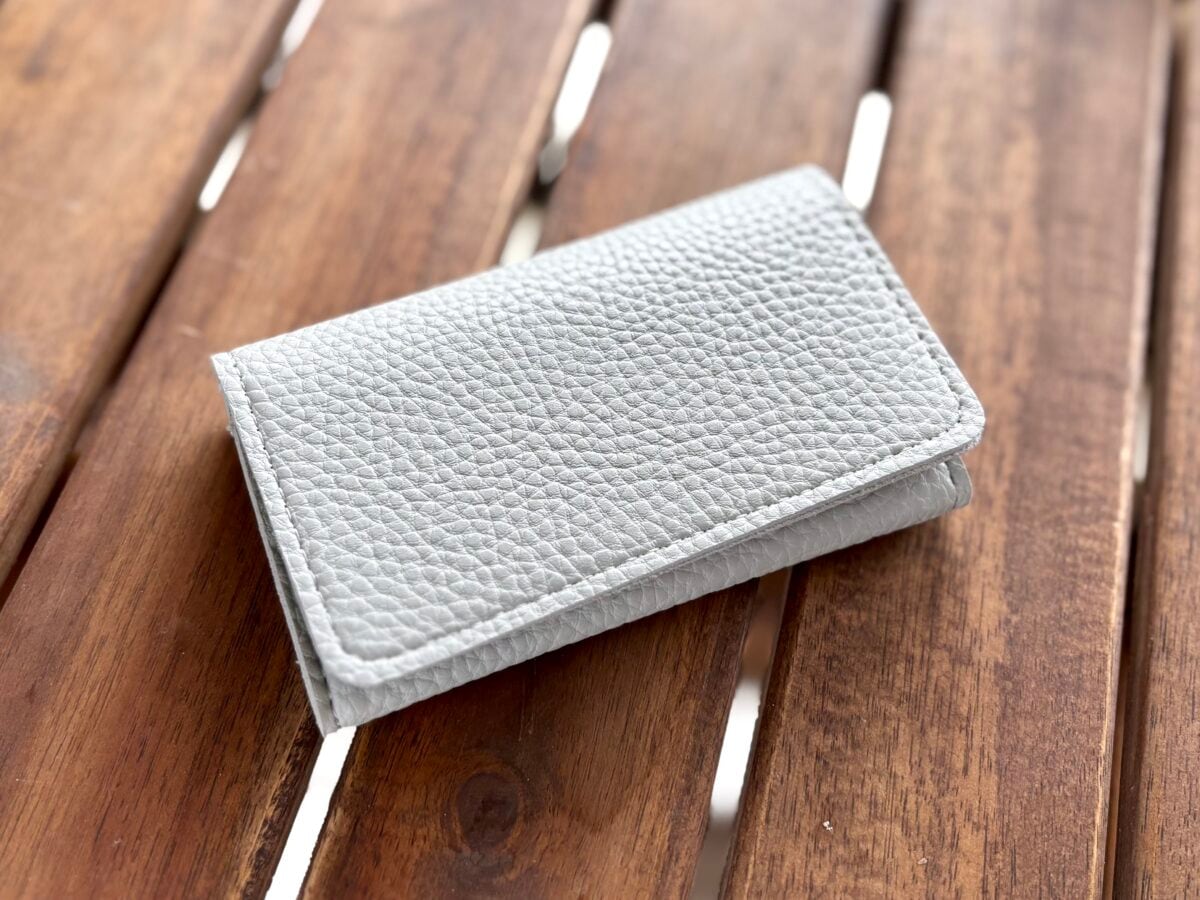 ダイソーの名刺入れが超優秀! レザー調でプチプラなのに高見え♡