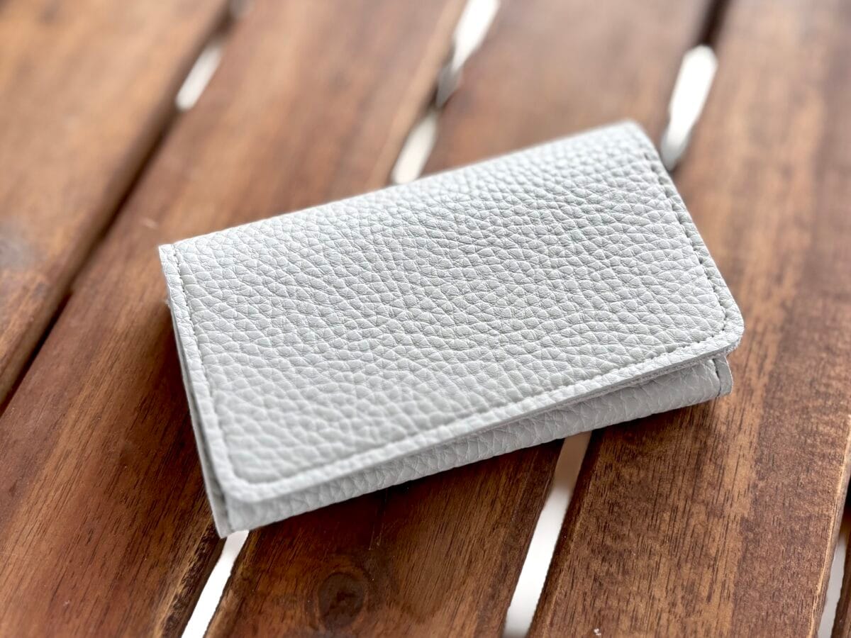 【ダイソー】名刺入れが超優秀!100円なのにレザー調で高見え♡