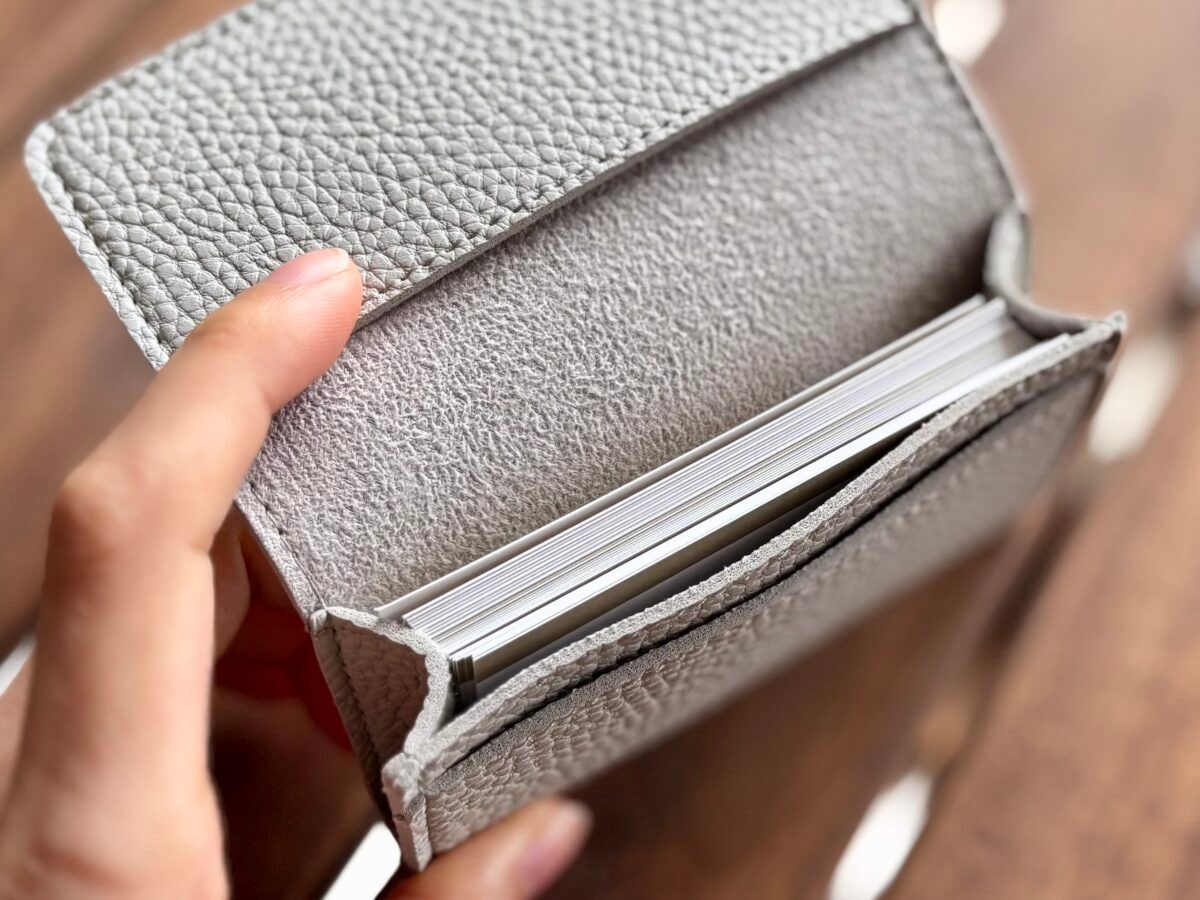 ダイソーの名刺入れが超優秀! レザー調でプチプラなのに高見え♡