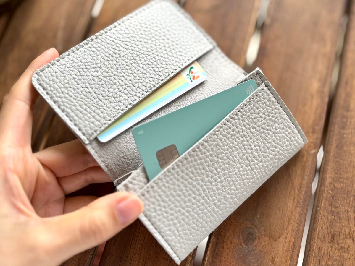 ダイソーの名刺入れが超優秀! レザー調でプチプラなのに高見え♡