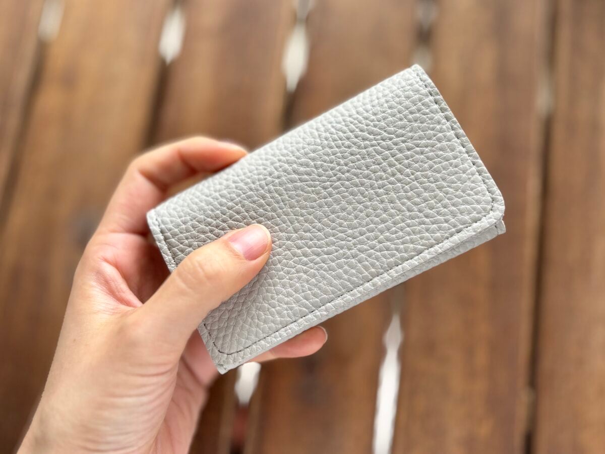 ダイソーの名刺入れが超優秀! レザー調でプチプラなのに高見え♡