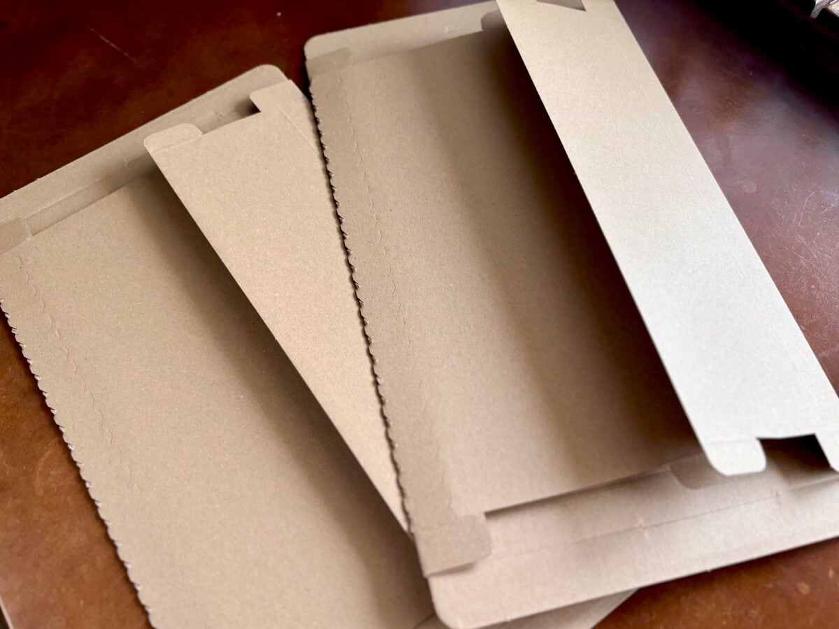 【ダイソー】で買えるダンボールおすすめ5選!サイズや組立て方も紹介