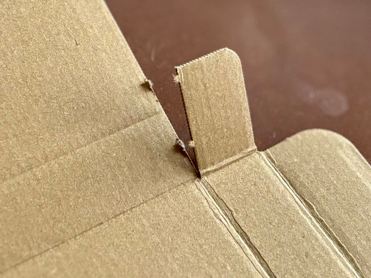 【ダイソー】で買えるダンボールおすすめ5選!サイズや組立て方も紹介