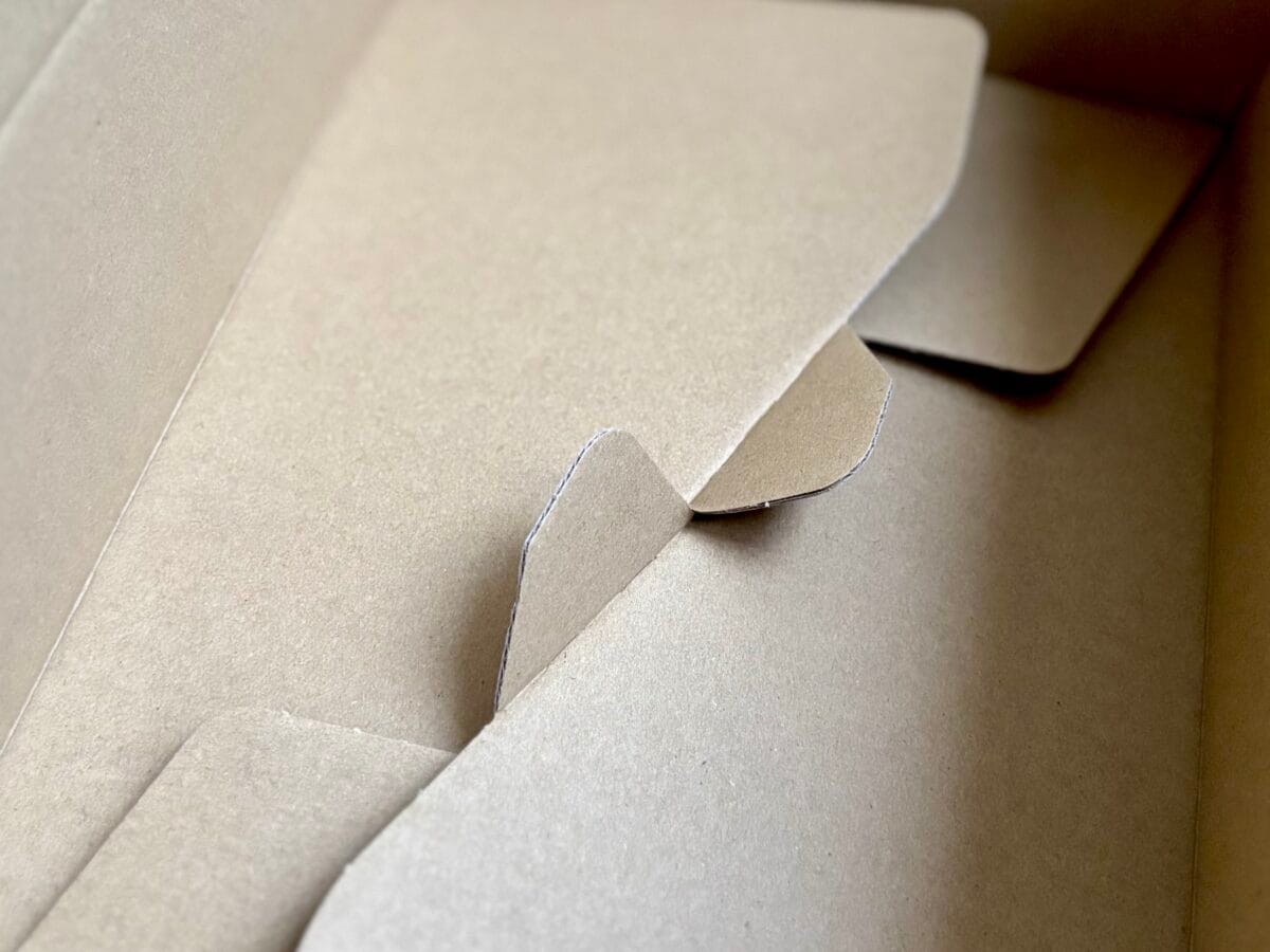 【ダイソー】で買えるダンボールおすすめ5選!サイズや組立て方も紹介