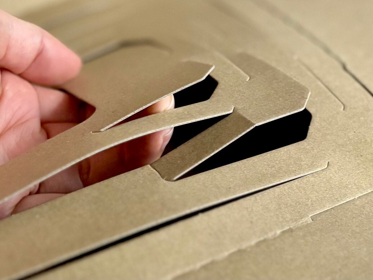 【ダイソー】で買えるダンボールおすすめ5選!サイズや組立て方も紹介