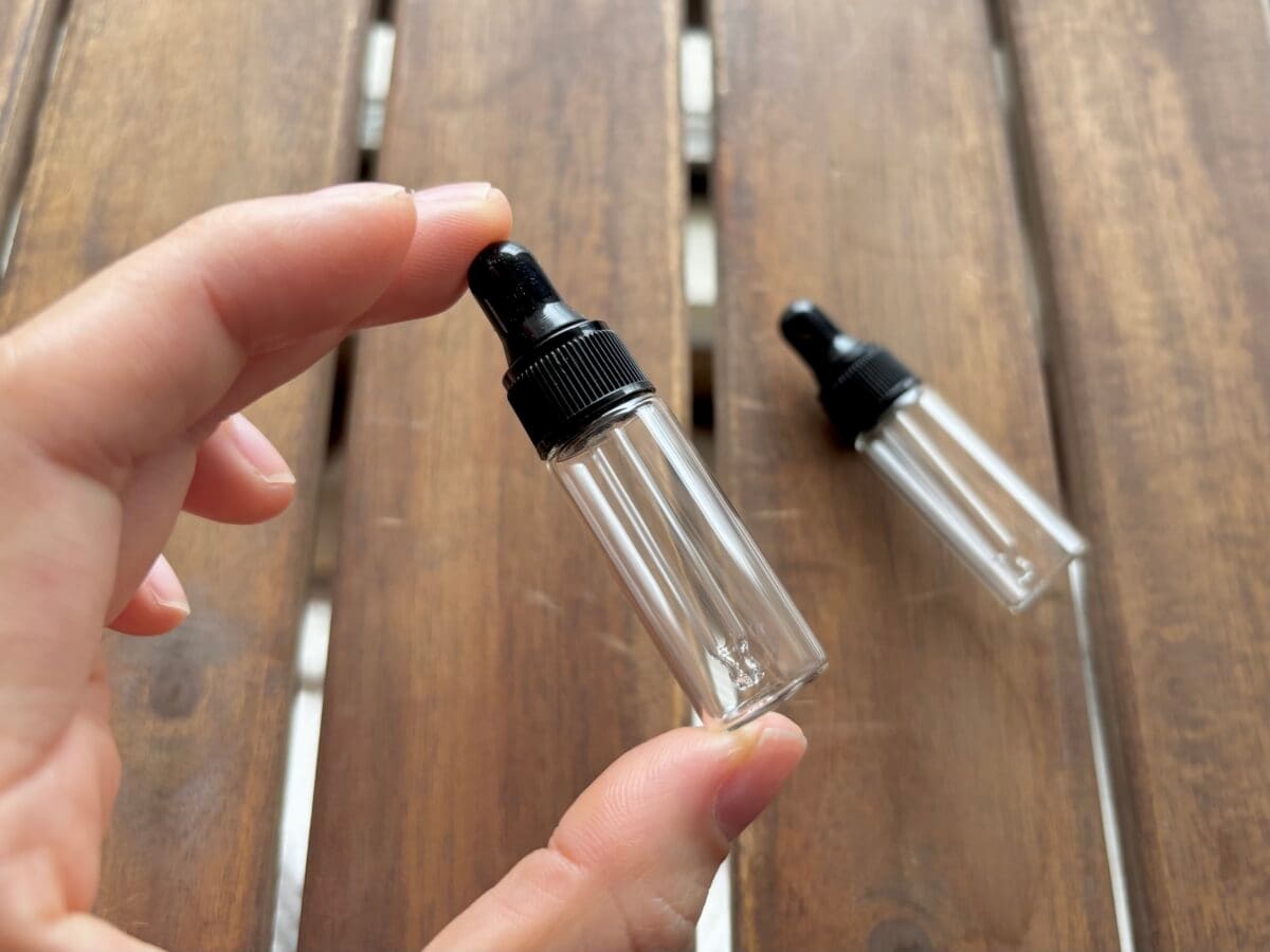 【ダイソー】スポイトおすすめ5選|ボトルタイプはコスメの詰め替えにも