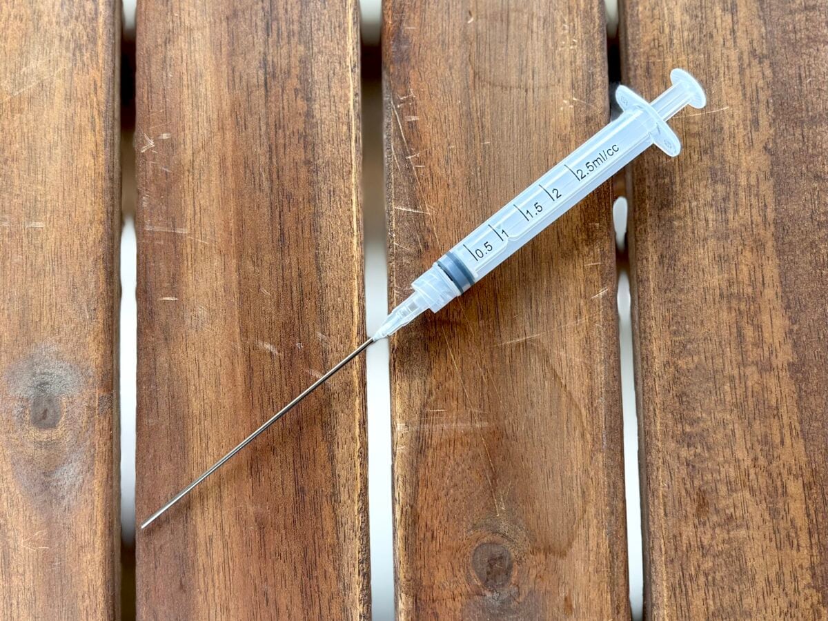 【ダイソー】スポイトおすすめ5選|ボトルタイプはコスメの詰め替えにも