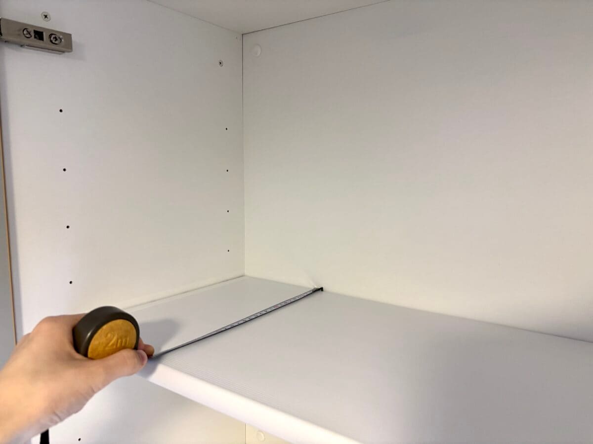 【ダイソー】突っ張り棒で収納棚DIY！積み重ね整理棚との組み合わせで最強！