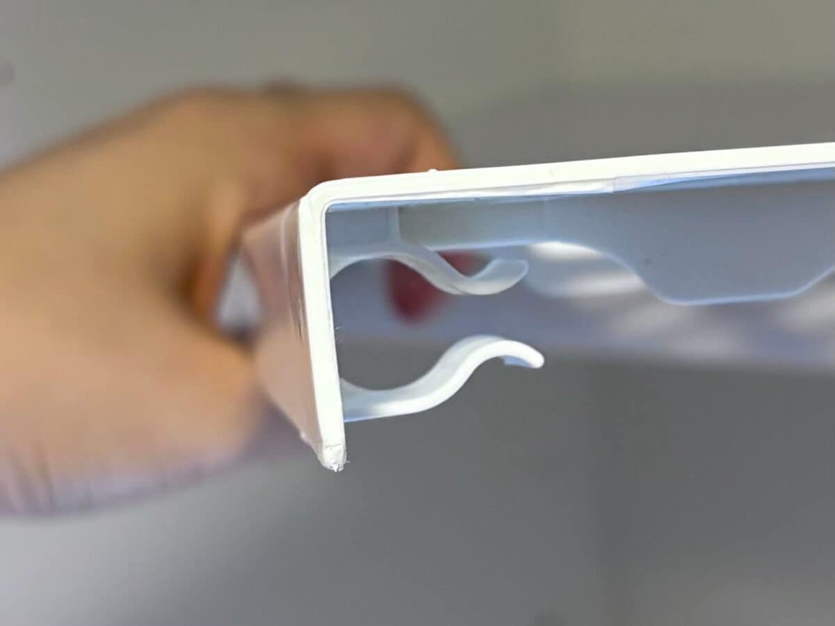 【ダイソー】突っ張り棒で収納棚DIY！積み重ね整理棚との組み合わせで最強！