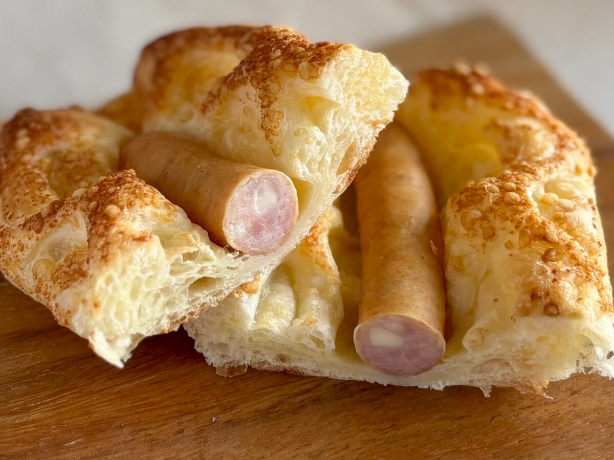 「シャウエッセン® おいちぃず」使用【ファミマ】新作パンが美味!