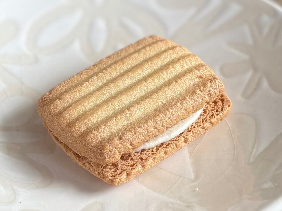 「エンゼルクリーム」がクッキーになった！【森永】その再現度はいかに？